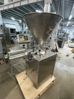 Шприц вакуумный ИПКС-047МП роторный с перекрутчиком